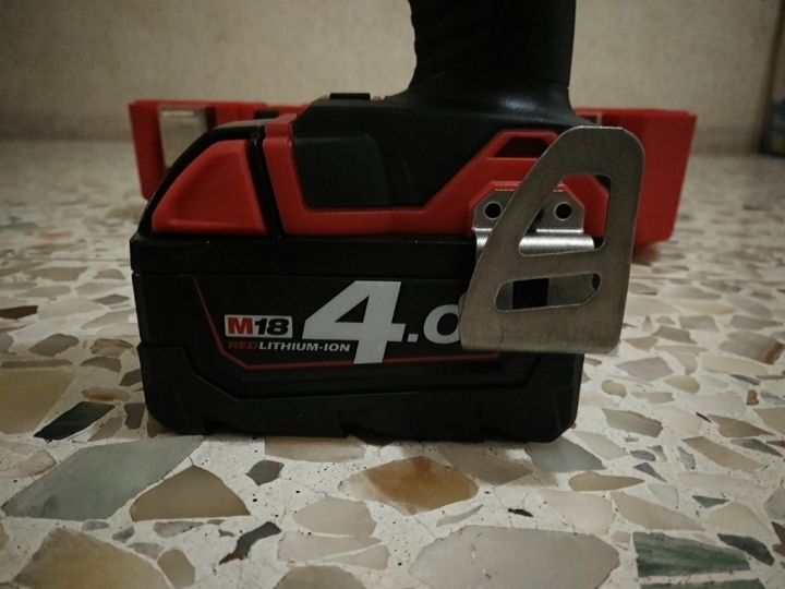 Milwaukee M18BID-402C 18V鋰電衝擊起子機 開箱