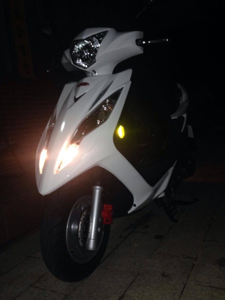 pgo bon125 白色 開箱文 拆拆拆拆 順便幫我看一下 車子的問題