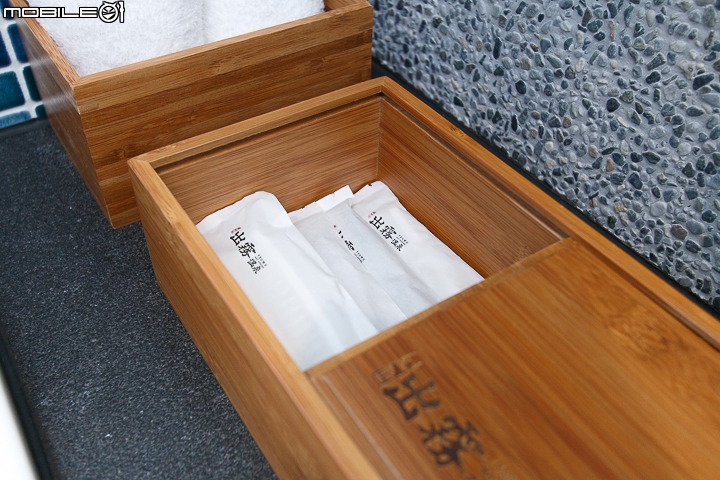 隱藏山中的小型圖書館 陽明山出霧溫泉