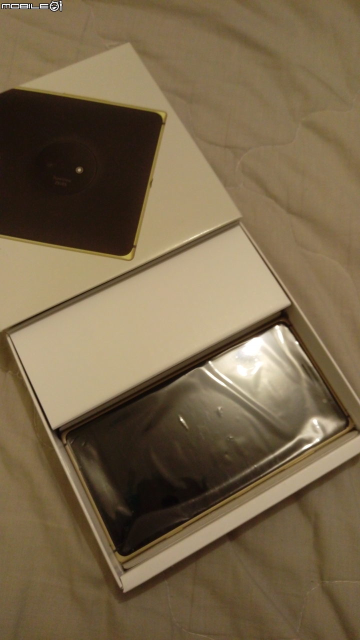 LUMIA 830 WHITE/GOLD 開箱
