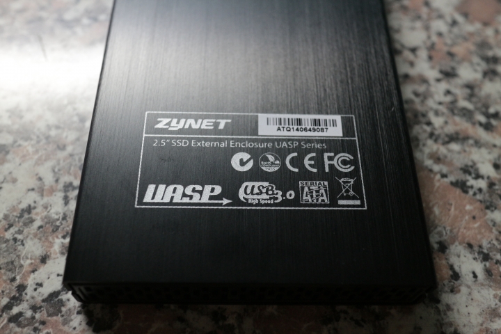 開箱  Zynet 鋁合金外接盒 2.5吋 USB3.0 支援 UASP/硬碟盒