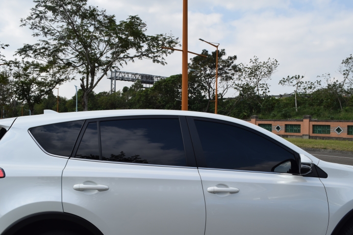 百萬suv新時代， 2016 RAV4 雙等級開箱，10吋大螢幕影音改裝分享