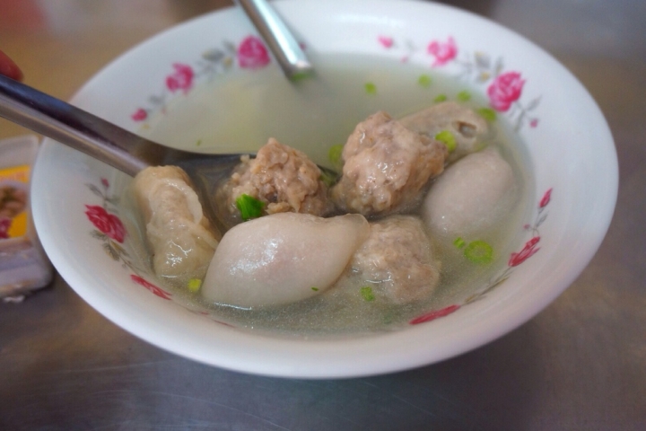鹿港第一市場 好飽早午餐 必吃豬血麵線、麵線糊、水晶餃
