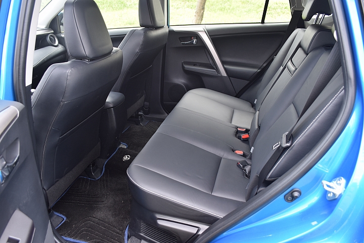 百萬suv新時代， 2016 RAV4 雙等級開箱，10吋大螢幕影音改裝分享