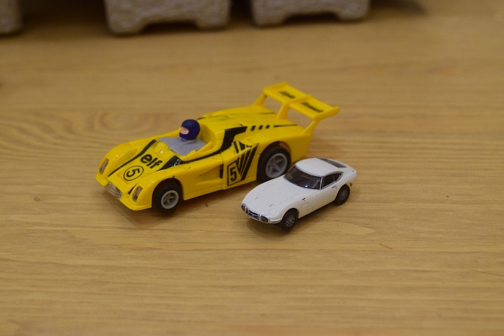 開箱!!!世上最小的電刷車~ Takara Tomy Micro Slot Car Owner's