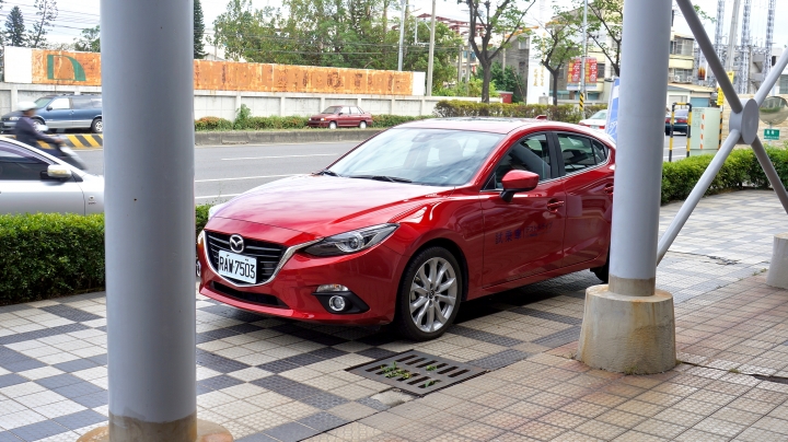 【人馬一体】 重新詮釋 人/車 新關係 ｜MX-5 二代目 內含New Mazda 3 試乘體驗!