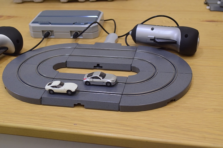 開箱!!!世上最小的電刷車~ Takara Tomy Micro Slot Car Owner's