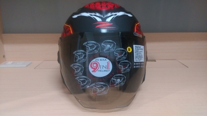 [開箱] 聖誕節就是要紅 ZEUS ZS-613B 熊霸 參上!
