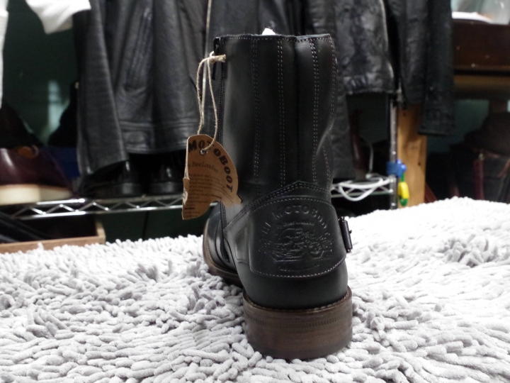 最近買了幾雙CP值高的靴子 Base London  BOOT