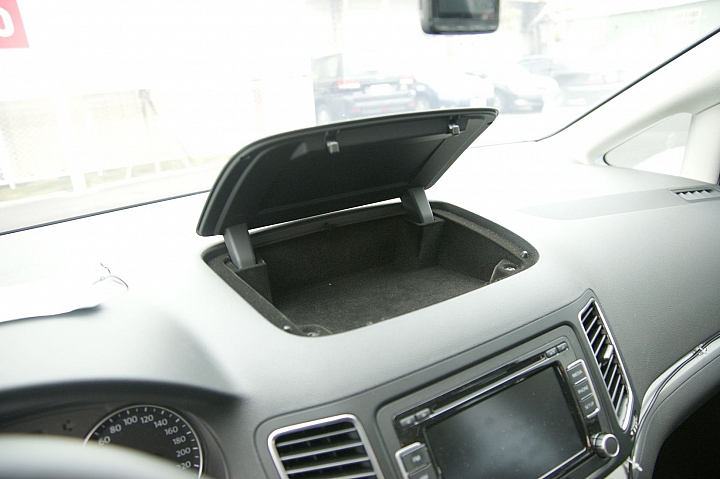 Volkswagen Sharan 2.0 TDI CL三個月使用心得