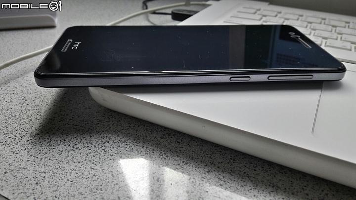 黑色 desire 728 開箱
