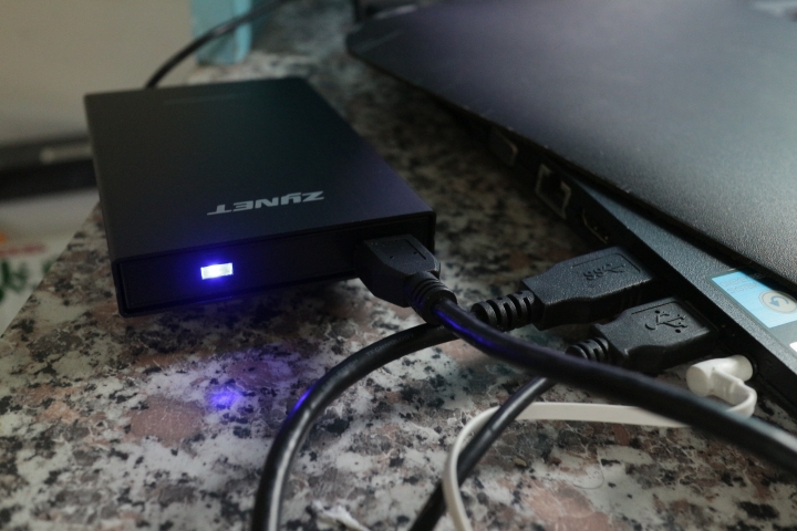開箱  Zynet 鋁合金外接盒 2.5吋 USB3.0 支援 UASP/硬碟盒