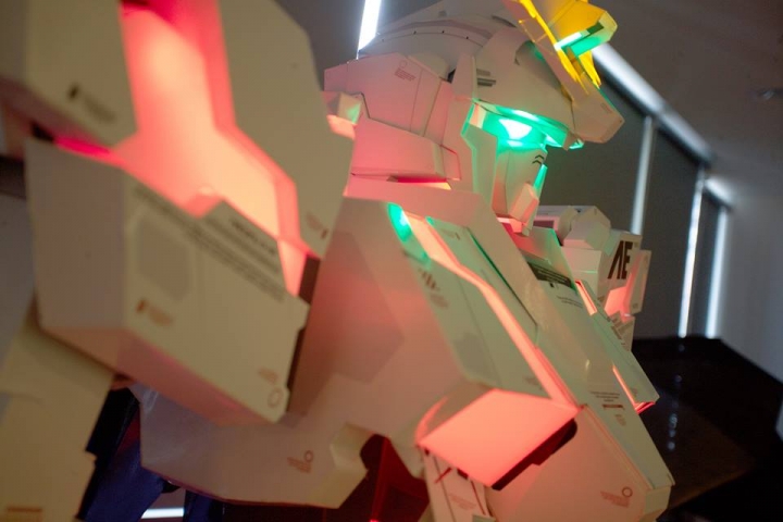 獨角獸 兩公尺~RX-0 Unicorn Gundam Papercraft 2 Meter