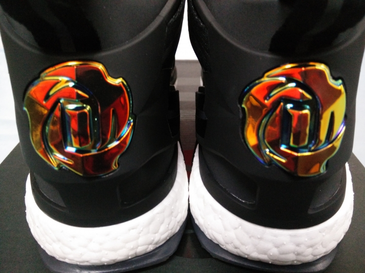 adidas Basketball “Iridescent”系列-D Rose 6 Boost球鞋驚豔到手
