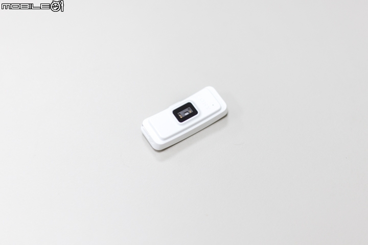 [開箱] Sony Smartband 2 SWR12 -2代sony心率手環