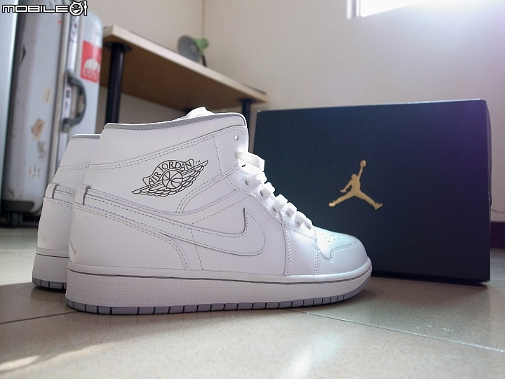 【開箱】第一雙Air Jordan I 就要白帥帥 小時候的願望一次滿足！
