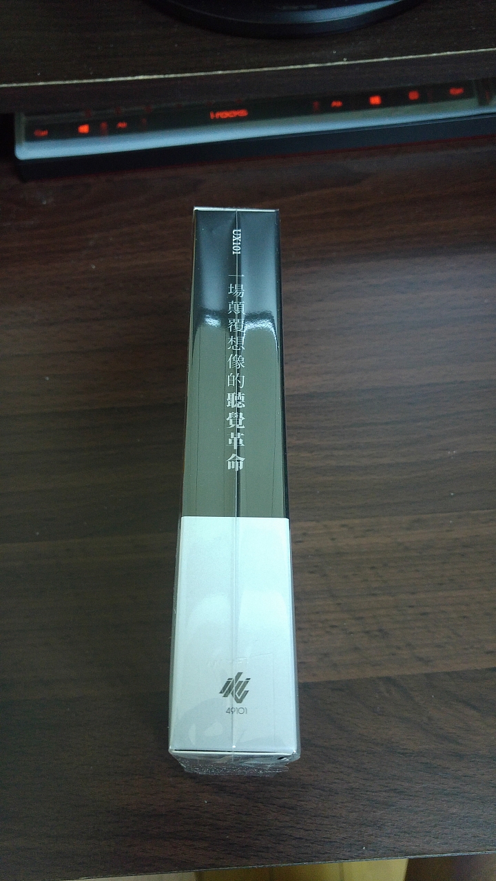 [木耳首開箱] 49101 UX101 高音質耳道式耳機 香檳金