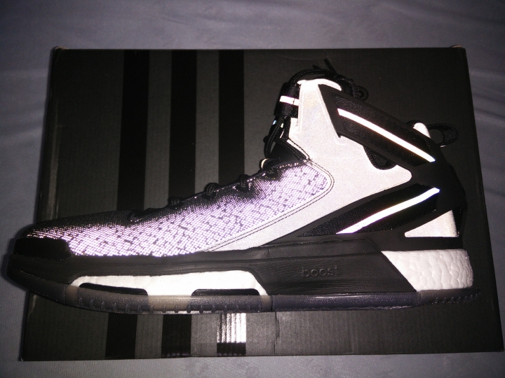 adidas Basketball “Iridescent”系列-D Rose 6 Boost球鞋驚豔到手