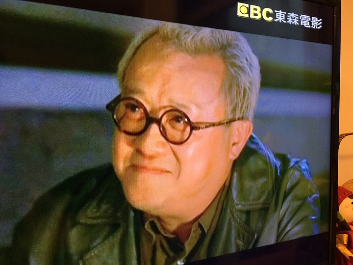 請問這支眼鏡的牌子,  感謝~