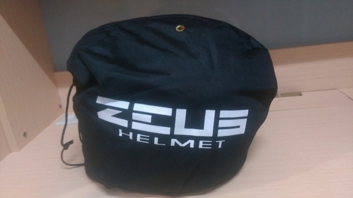 [開箱] 聖誕節就是要紅 ZEUS ZS-613B 熊霸 參上!
