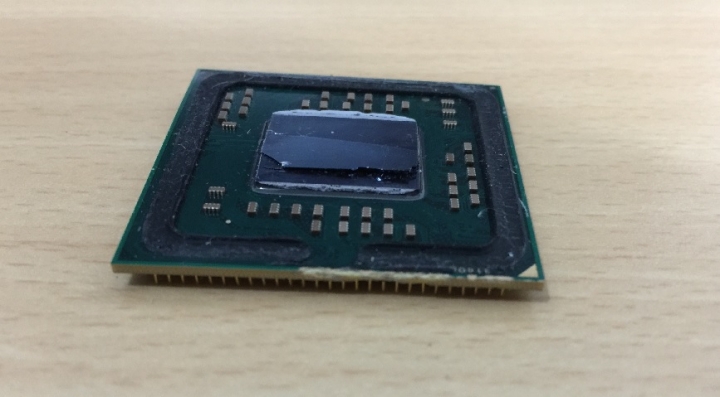 [慘!!!] AMD cpu嘗試用木槌法開蓋,結果整個cpu爆掉了........