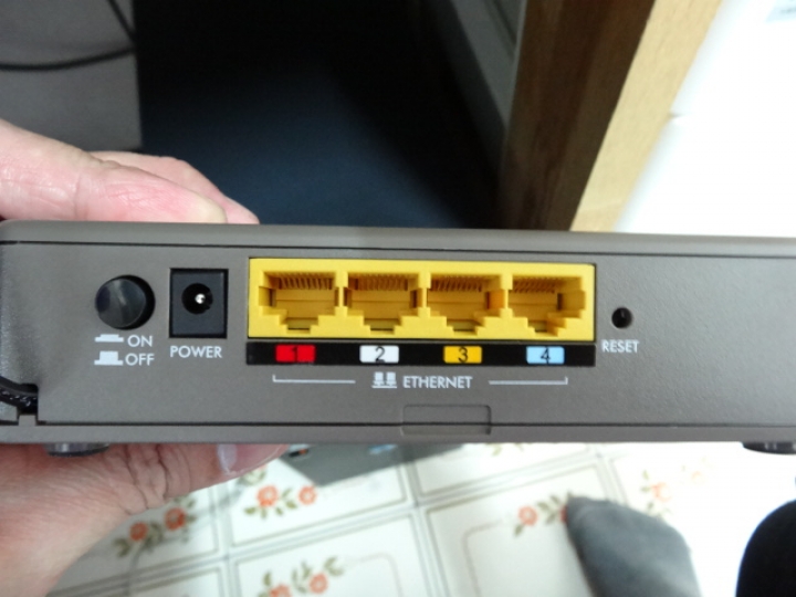 請問 TL-WR841HP 要怎進入網頁設定畫面?
