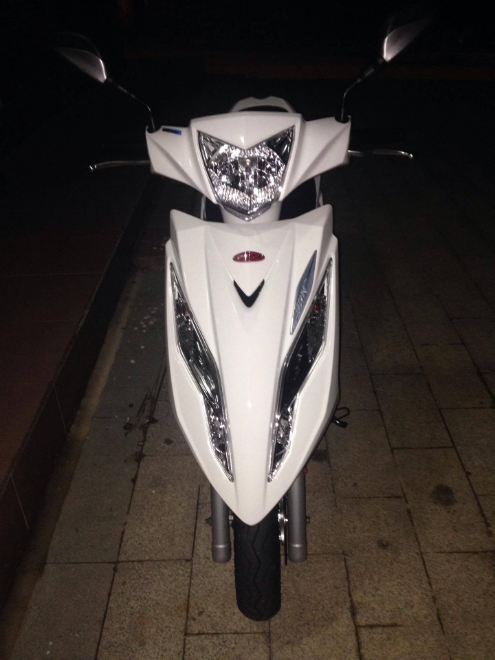 pgo bon125 白色 開箱文 拆拆拆拆 順便幫我看一下 車子的問題