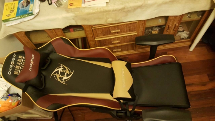 Dxracer全台灣第一張代理的限量版NIP椅子購入