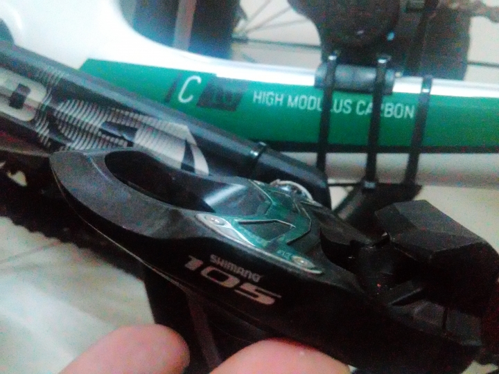 新手上卡， Shimano 105+R171。