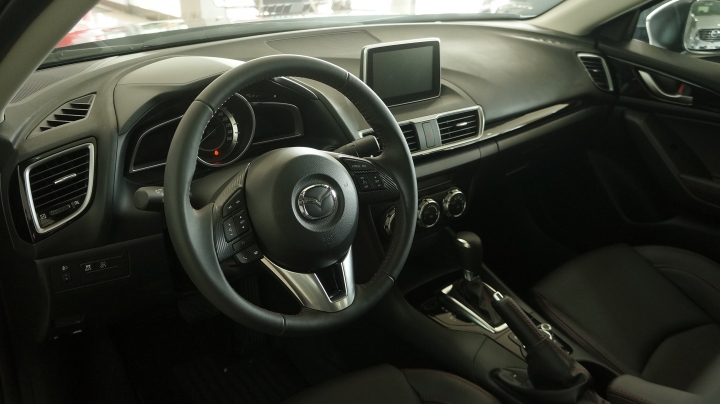 【人馬一体】 重新詮釋 人/車 新關係 ｜MX-5 二代目 內含New Mazda 3 試乘體驗!