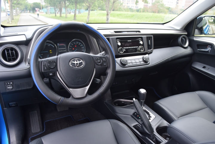 百萬suv新時代， 2016 RAV4 雙等級開箱，10吋大螢幕影音改裝分享