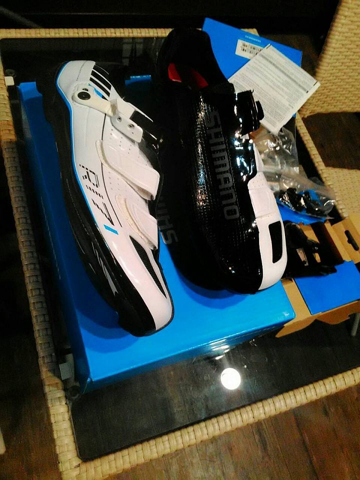 新手上卡， Shimano 105+R171。