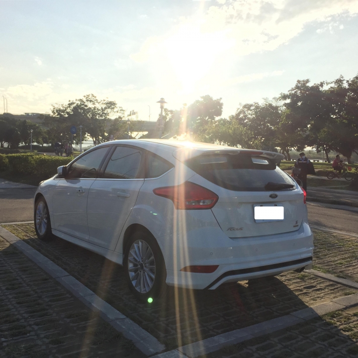 淺水很久的開箱文 NEW FOCUS 1.5 頂級
