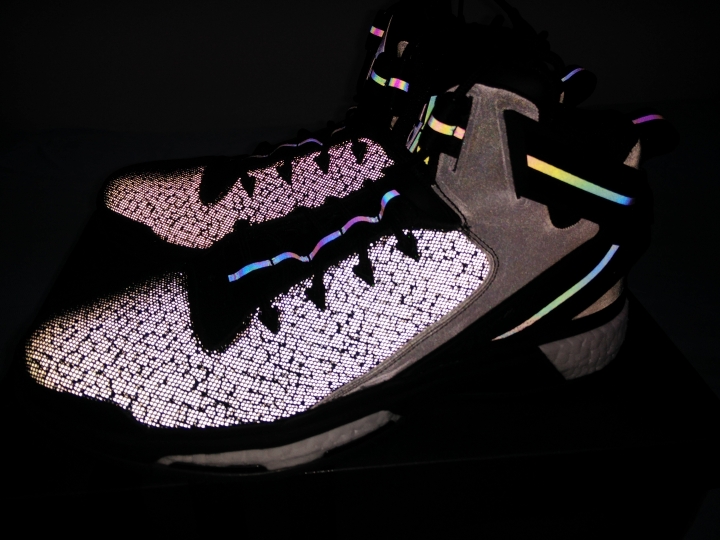 adidas Basketball “Iridescent”系列-D Rose 6 Boost球鞋驚豔到手
