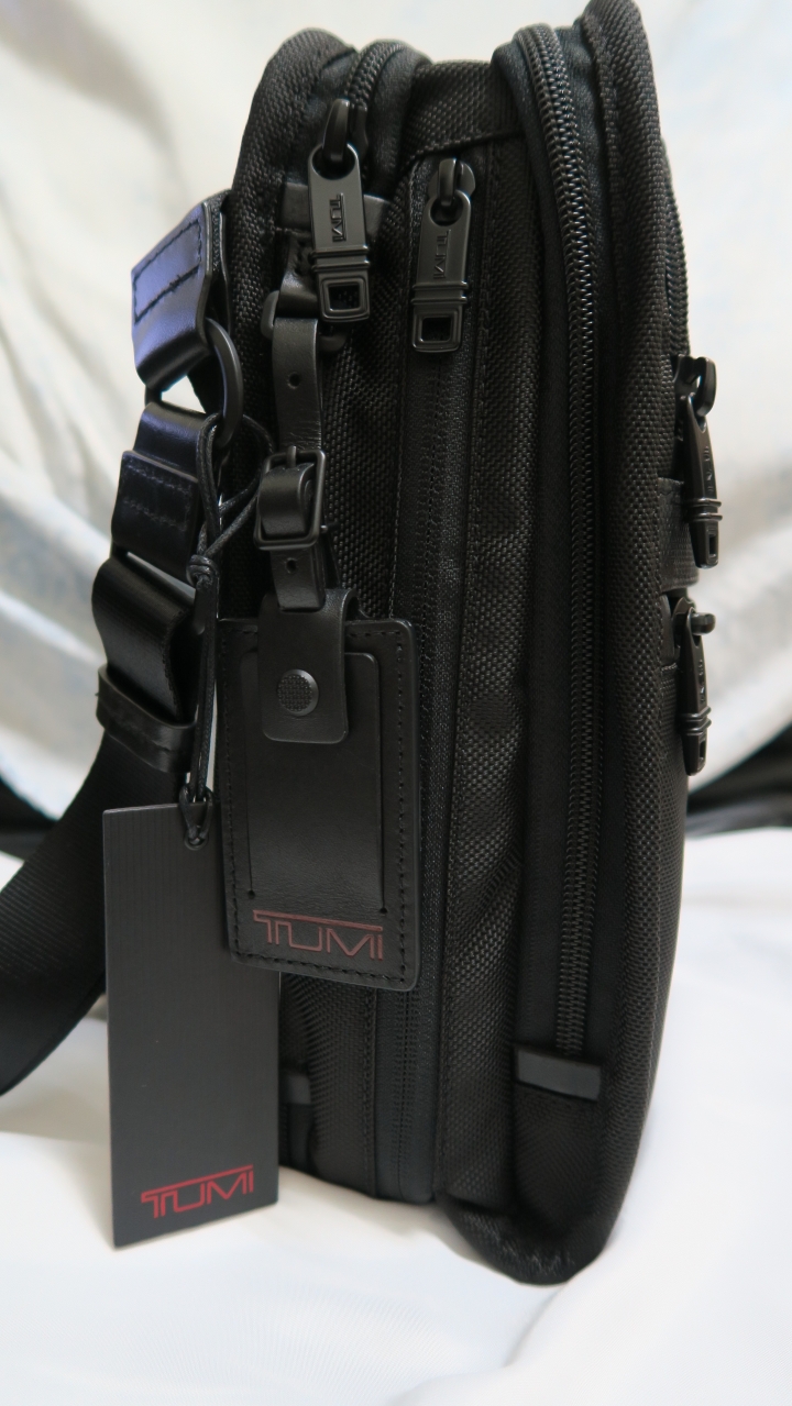 [微開箱] Tumi 斜背包 + 長夾