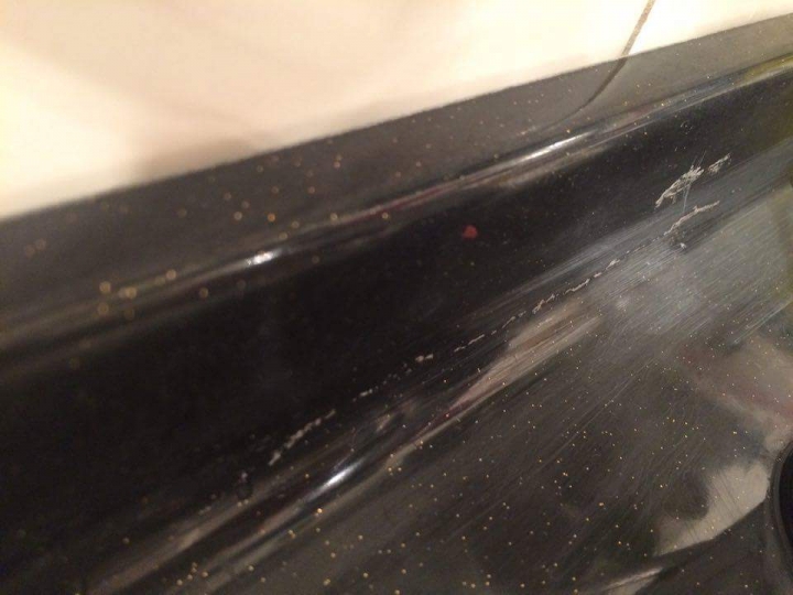 求救求救!浴室洗臉檯被菜瓜布洗花了