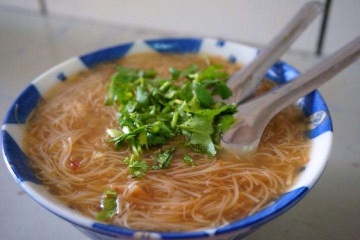 鹿港第一市場 好飽早午餐 必吃豬血麵線、麵線糊、水晶餃