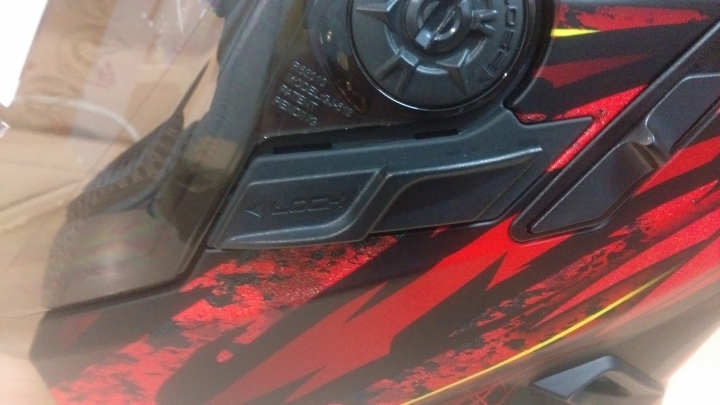 [開箱] 聖誕節就是要紅 ZEUS ZS-613B 熊霸 參上!