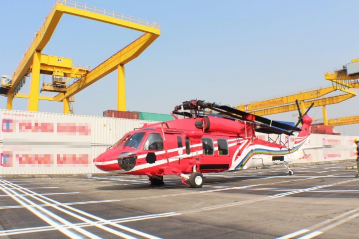 空中救援生力軍 首批黑鷹直升機UH-60M抵台 and 國軍新式戰鬥個裝