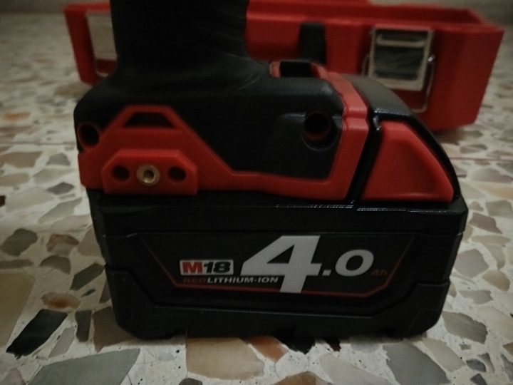 Milwaukee M18BID-402C 18V鋰電衝擊起子機 開箱