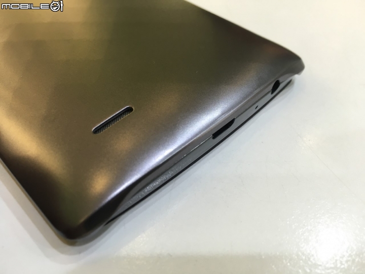 LG G4 原廠智慧視窗感應背蓋式皮套 開箱 (支援無線充電功能)