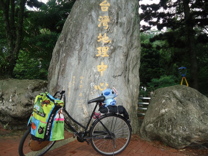 格老子八百里分迷夏輊Lady Bick in June(簡譯:單速淑女車踏涼鞋4天半雙塔北進武嶺塔塔加)