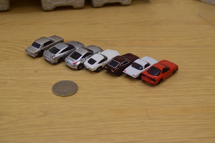 開箱!!!世上最小的電刷車~ Takara Tomy Micro Slot Car Owner's