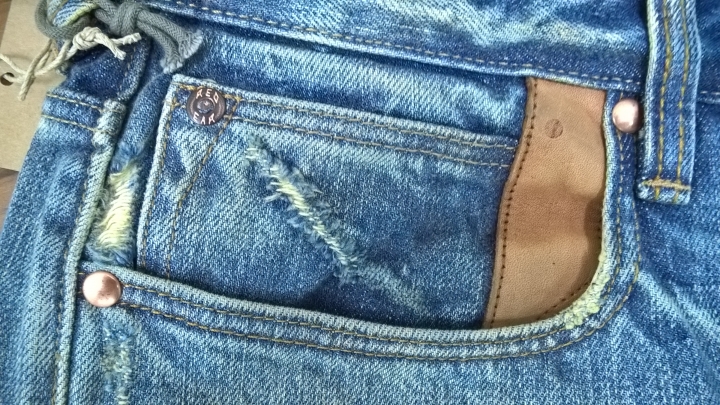 [開箱] PAUL SMITH Red Ear 'Tear and Repair' Japanese Selvedge Jeans