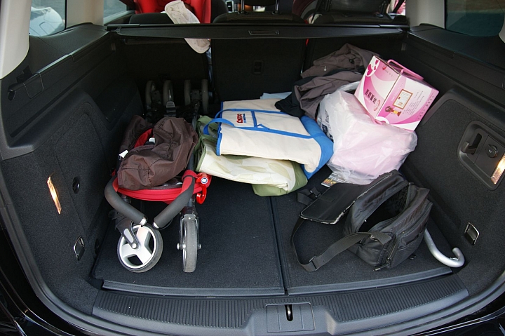 Volkswagen Sharan 2.0 TDI CL三個月使用心得