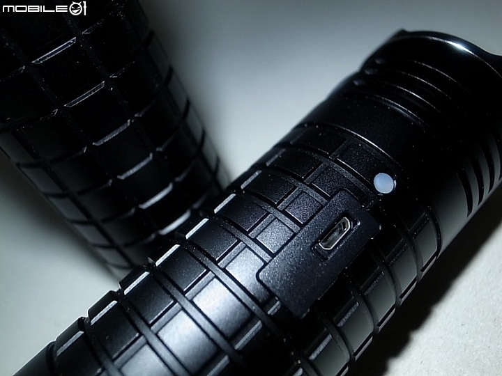 OLIGHT SRMini II  堅持泛光新二代目