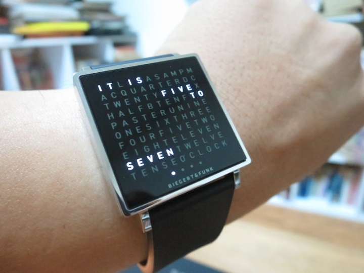 我也來開箱 有趣的QLOCKTWO