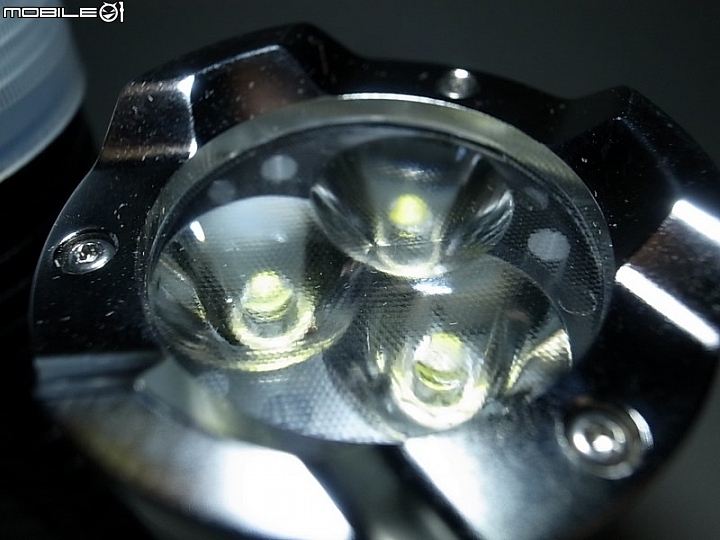 OLIGHT SRMini II  堅持泛光新二代目