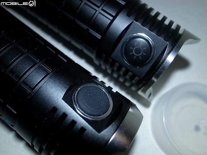 OLIGHT SRMini II  堅持泛光新二代目