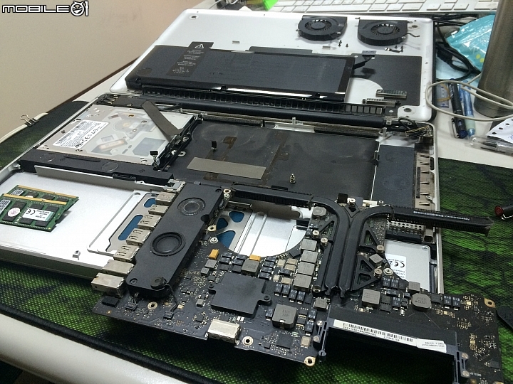 2011年初MacbookPro 17"筆記型電腦更換散熱膏紀錄